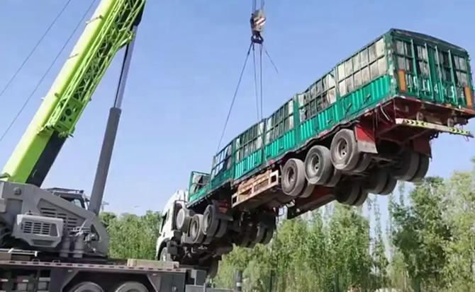 扎赉特旗道路脱困救援案例